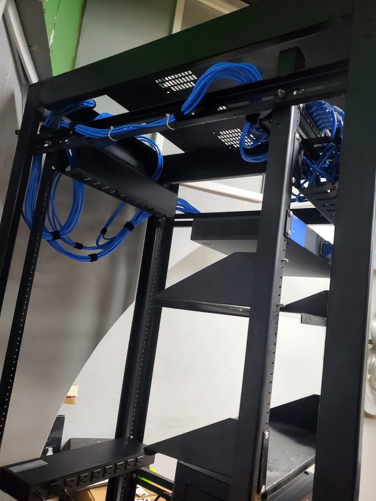 Peinado de cables en patch panel